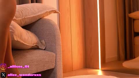 Vanessa Simon online show from March 2026 06:08:01 AM