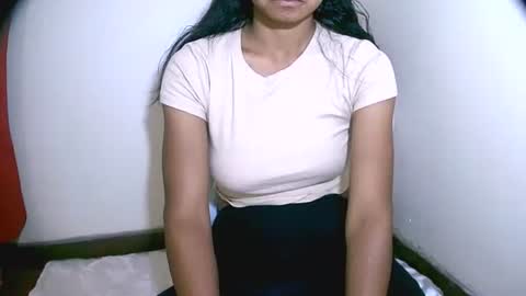 vanih27 online show from March 2026 07:07:01 PM