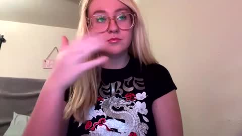 vanillapuddingpie online show from January 2025 01:41:01 AM