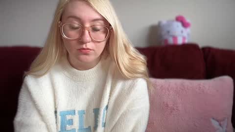 vanillapuddingpie online show from January 2025 05:10:01 PM