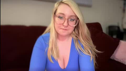 vanillapuddingpie online show from February 2025 03:59:02 AM