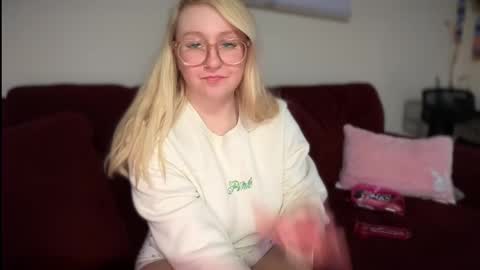 vanillapuddingpie online show from March 2025 12:37:01 AM