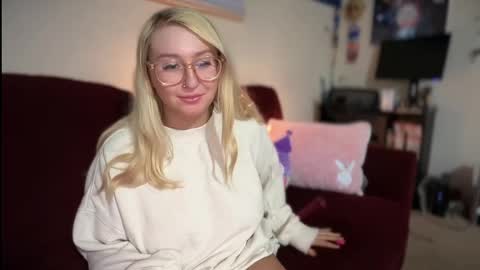 vanillapuddingpie online show from March 2025 03:28:02 AM