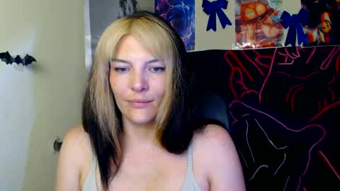 Snapshot of vanrey_ chatting on June 2026 09:14:01 AM Vanessa online show from June 2026 09:14:01 AM