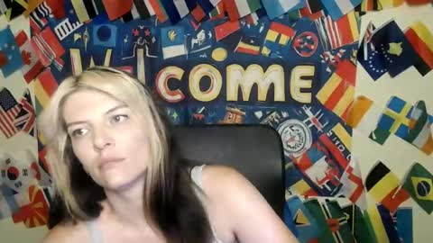 Snapshot of vanrey_ chatting on July 2026 06:07:01 AM Vanessa online show from July 2026 06:07:01 AM