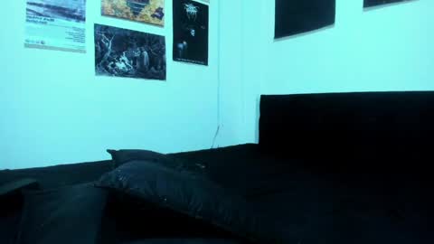 vanvelckan_ online show from April 2026 03:01:01 AM