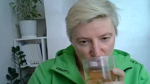 vea_motty online show from April 2026 01:59:02 PM