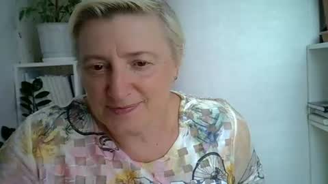 Snapshot of vea_motty chatting on July 2026 10:29:01 AM vea_motty online show from July 2026 10:29:01 AM