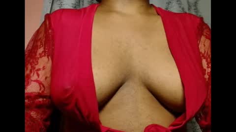Snapshot of vee62 chatting on July 2026 01:19:01 AM vee62 online show from July 2026 01:19:01 AM