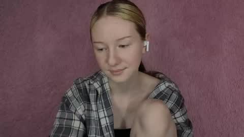 Sophie online show from May 2026 07:33:01 PM