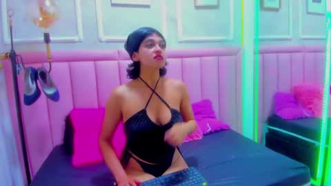 velvet_giirll online show from June 2026 03:23:02 PM