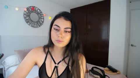 Snapshot of velvet_moon_0202 chatting on April 2026 05:18:01 PM velvet_moon_0202 online show from April 2026 05:18:01 PM