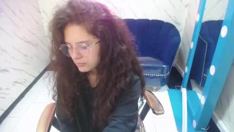 velvet_moon_v online show from March 2026 01:47:01 PM