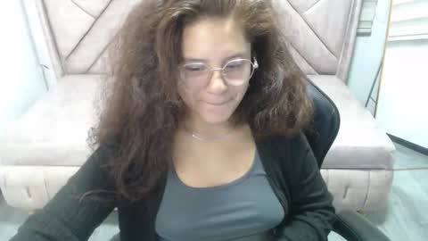 velvet_moon_v online show from March 2026 08:02:01 PM