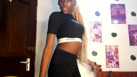 velvetdesiree online show from June 2026 08:33:02 PM