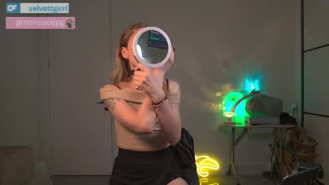 VelvetTGirl online show from April 2026 05:40:01 AM