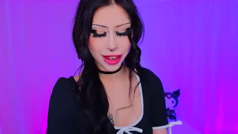 Vivian online show from November 2025 03:40:01 AM