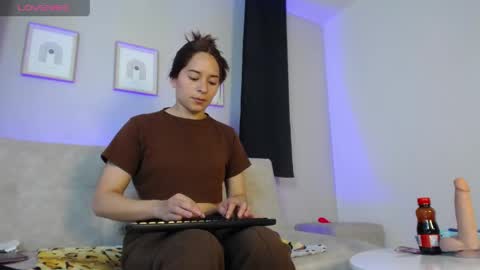 Venus online show from April 2026 07:27:01 PM