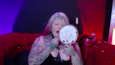 Venus Ink online show from November 2025 04:12:02 AM