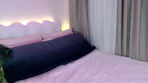 Venus Sunrise Bombshell online show from April 2026 07:58:02 PM