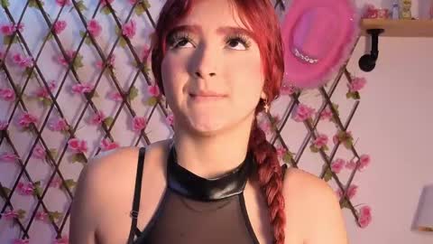 venus_velvett online show from May 2026 03:30:02 PM