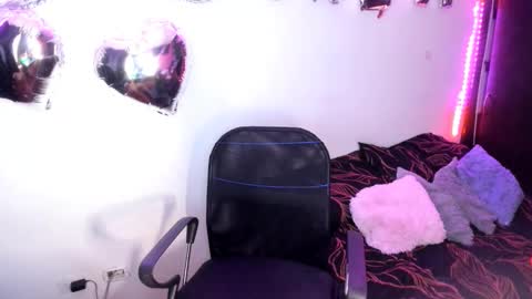  karolina online show from February 2025 03:24:01 AM