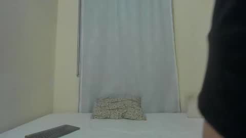 Snapshot of verohoneymoon chatting on February 2026 04:33:01 AM Veronica online show from February 2026 04:33:01 AM