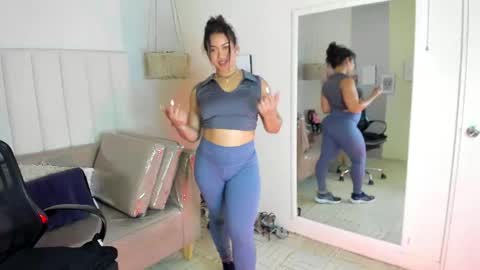 Veronica3  online show from May 2026 03:51:02 PM