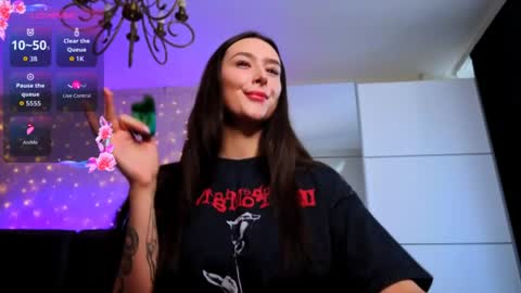 Veronica online show from April 2026 12:43:01 PM