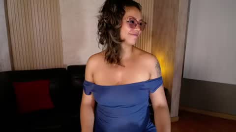 Snapshot of veronica_saenzz1 chatting on July 2026 08:55:02 PM Vero online show from July 2026 08:55:02 PM
