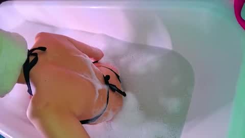 very_satrange_things online show from April 2026 04:12:01 AM