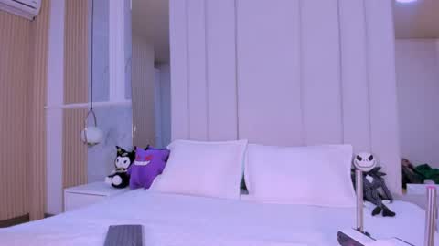 Vesper Velvet  online show from July 2026 01:04:02 PM