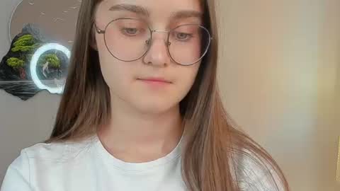 Snapshot of veta_cute chatting on July 2026 08:27:02 AM Emma Sofa online show from July 2026 08:27:02 AM