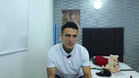 Snapshot of vicctorzc chatting on December 2024 01:15:02 AM Victor cardenas online show from December 2024 01:15:02 AM