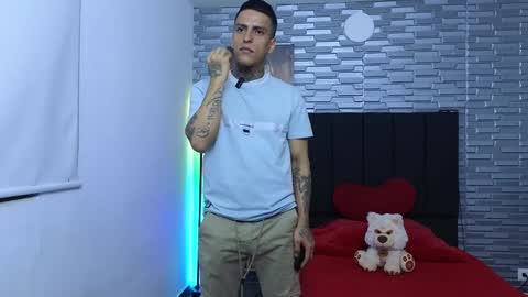 Snapshot of vicctorzc chatting on January 2025 05:52:02 AM Victor cardenas online show from January 2025 05:52:02 AM