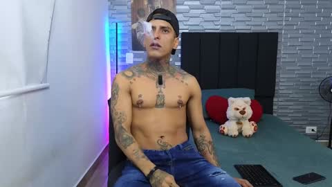 Snapshot of vicctorzc chatting on January 2025 07:59:02 PM Victor cardenas online show from January 2025 07:59:02 PM