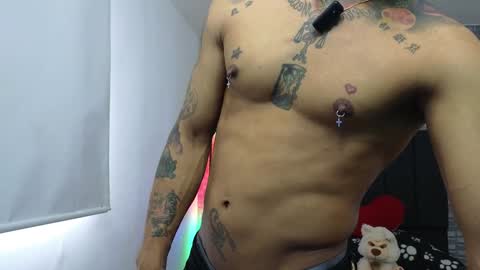 Snapshot of vicctorzc chatting on January 2025 08:03:02 PM Victor cardenas online show from January 2025 08:03:02 PM