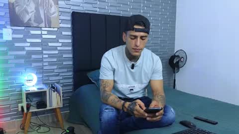 Snapshot of vicctorzc chatting on January 2025 08:31:02 PM Victor cardenas online show from January 2025 08:31:02 PM