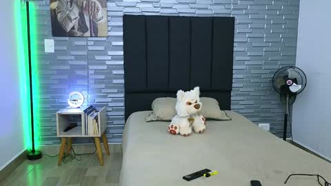 Snapshot of vicctorzc chatting on February 2025 11:11:01 PM Victor cardenas online show from February 2025 11:11:01 PM