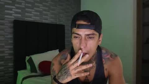 Snapshot of vicctorzc chatting on February 2025 04:10:02 AM Victor cardenas online show from February 2025 04:10:02 AM