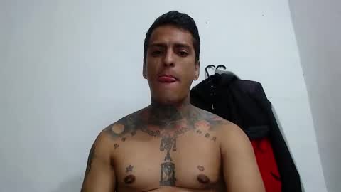 Snapshot of vicctorzc chatting on January 2026 10:14:02 PM Victor cardenas online show from January 2026 10:14:02 PM