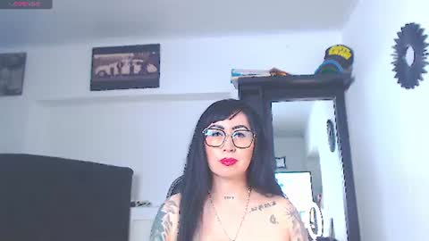 Snapshot of vicky_hotmilf chatting on July 2026 11:07:01 AM Vicky online show from July 2026 11:07:01 AM