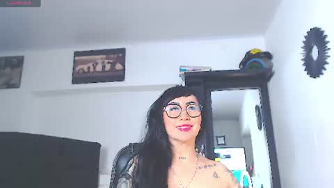 Snapshot of vicky_hotmilf chatting on July 2026 11:03:02 AM Vicky online show from July 2026 11:03:02 AM