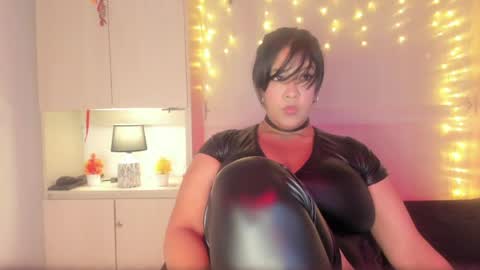 V I C K Y online show from April 2026 08:06:01 PM