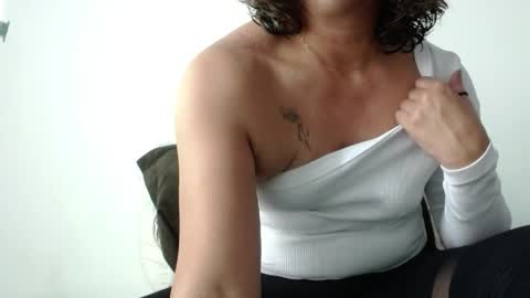 Hi guys   Im victoria  Be the one who can control me in PVT online show from April 2026 04:03:01 PM