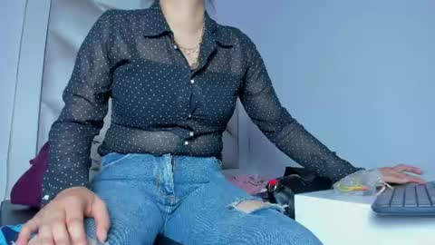 Snapshot of victoria__js_ chatting on July 2026 09:06:02 PM Victoria online show from July 2026 09:06:02 PM