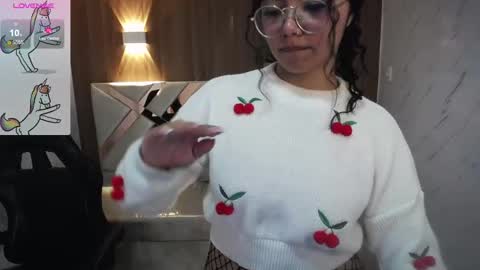 victoria_castillo_b online show from October 2025 03:03:02 AM