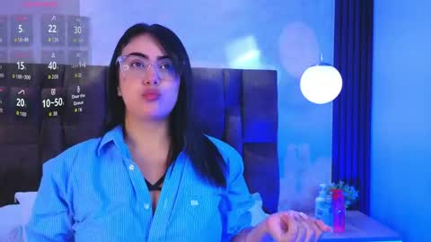 Victoria Andrade online show from April 2026 12:42:01 PM