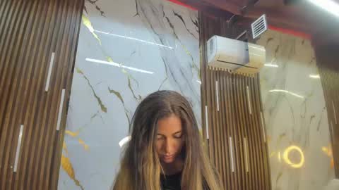 Victoria  online show from April 2026 09:05:01 PM