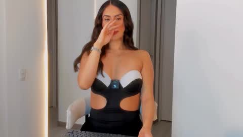 Vcitoria online show from November 2025 11:51:02 PM